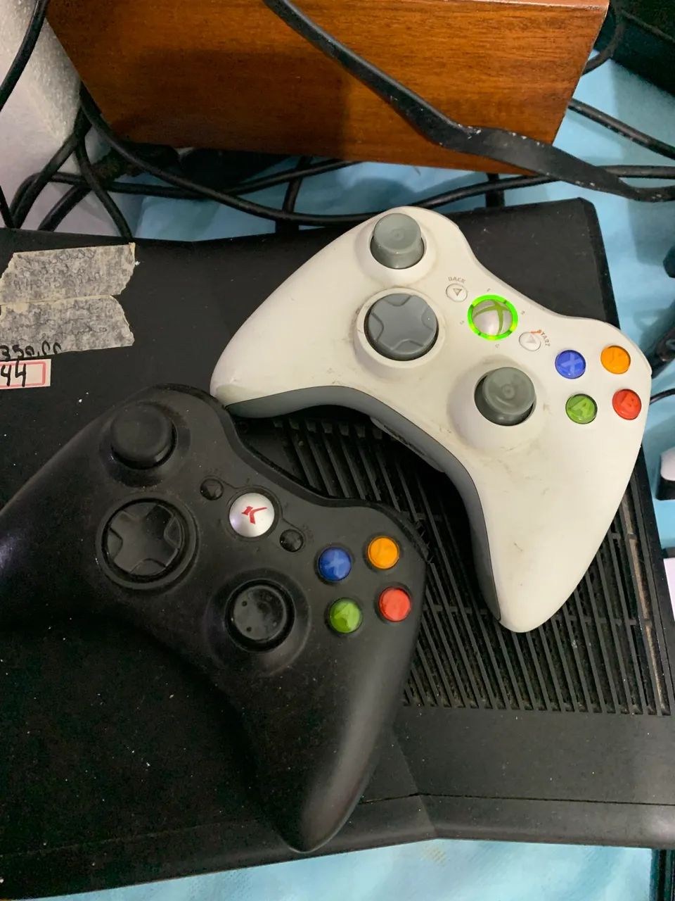 Xbox360 com dois controles 