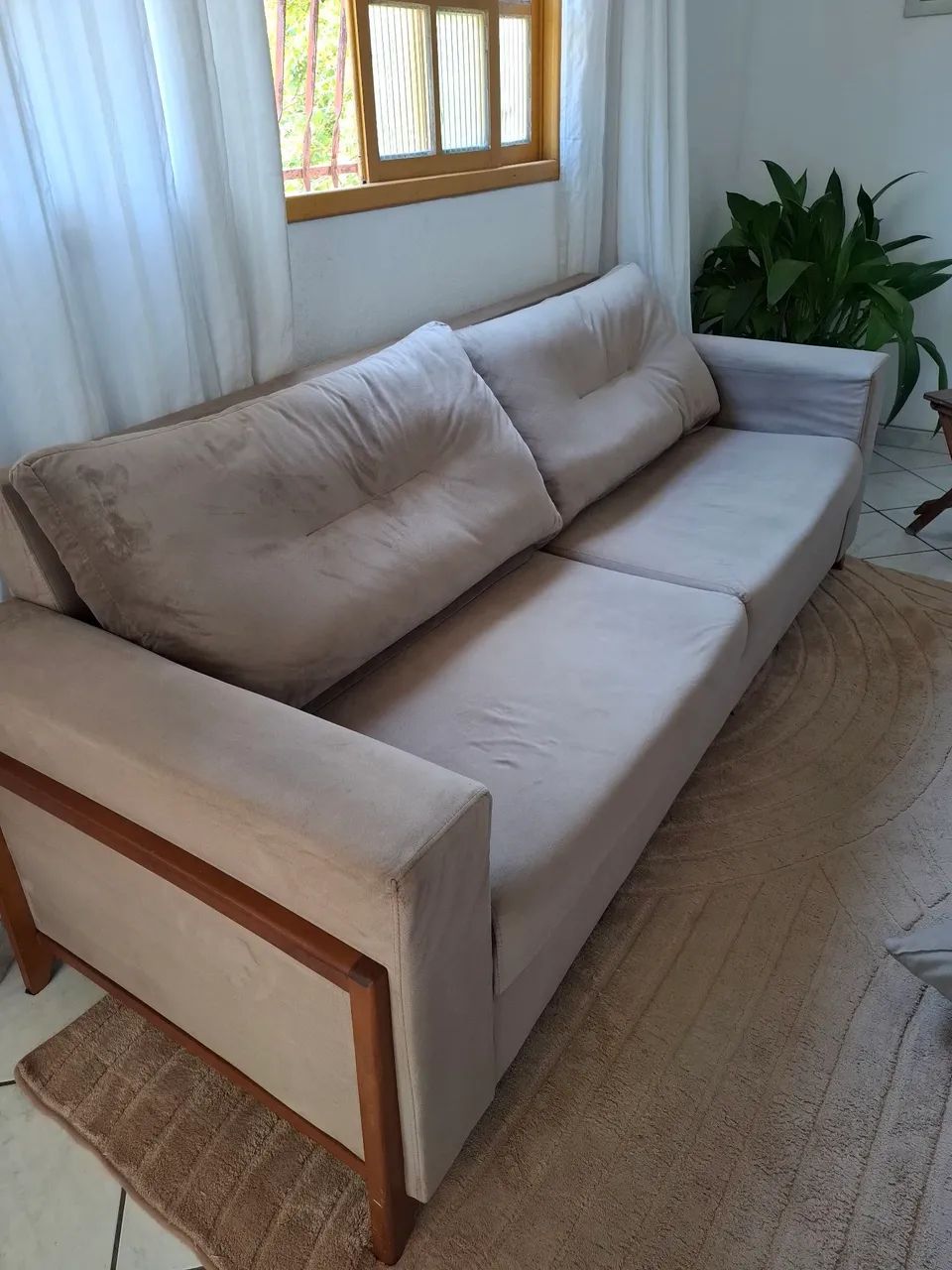 VENDO SOFÁ,  NÃO É RETRÁTIL.  - Foto 2