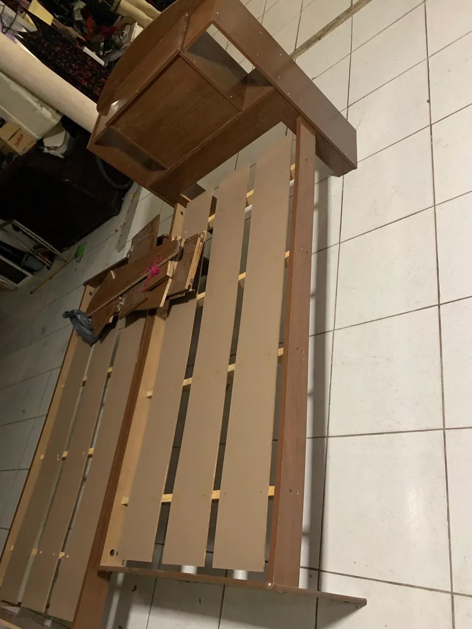 Cama de solteiro de madeira pura com baú  - Foto 2