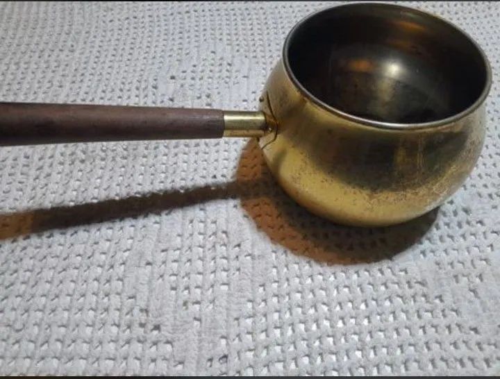 panela de metal com cabo de madeira - Foto 4