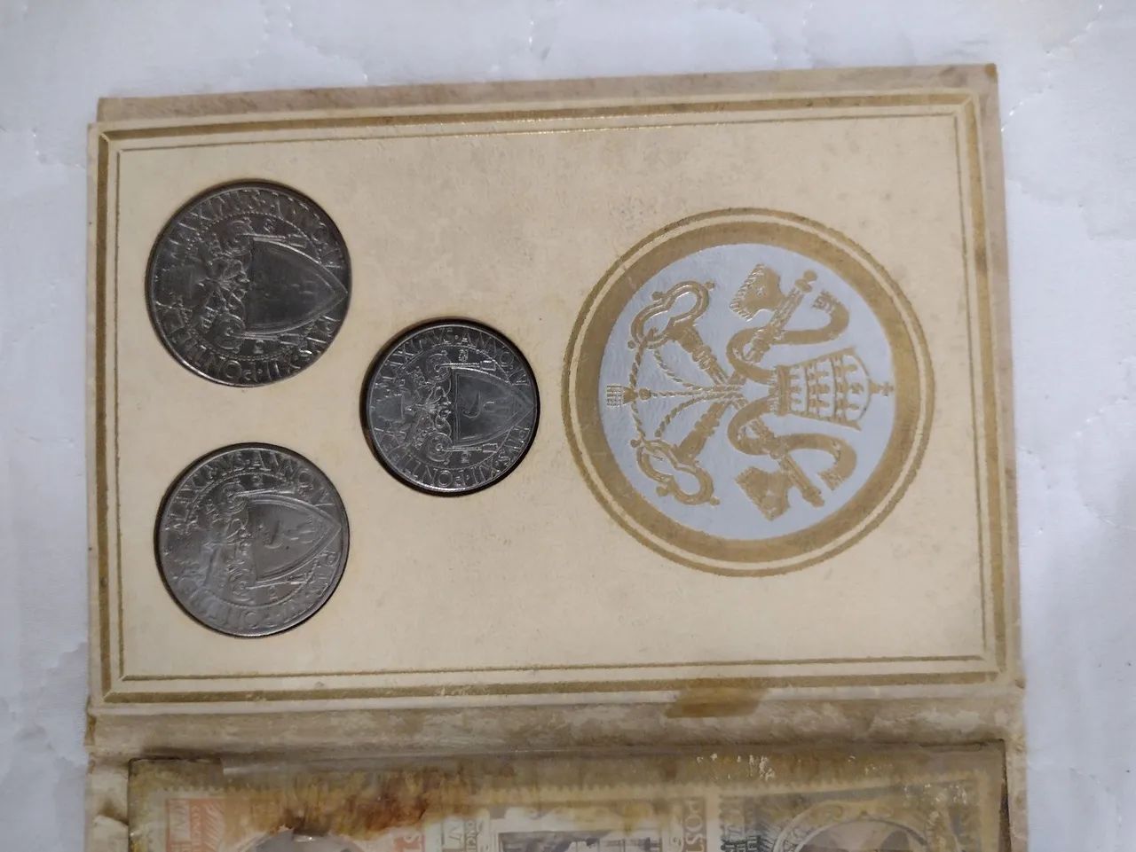 Selos e moedas do Vaticano  - Foto 2