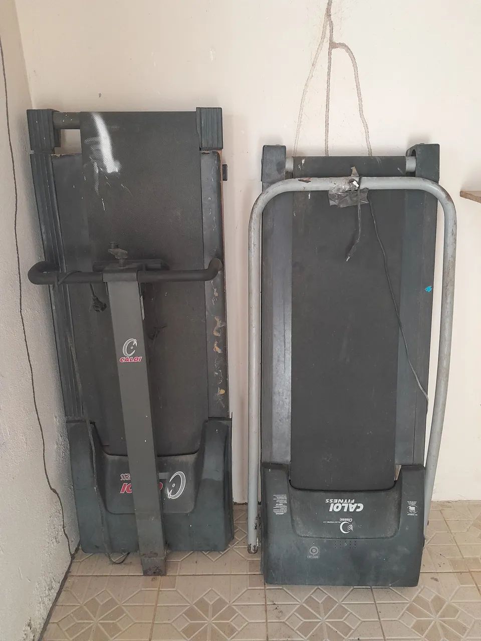 Vende-se essas duas esteiras (com defeito )