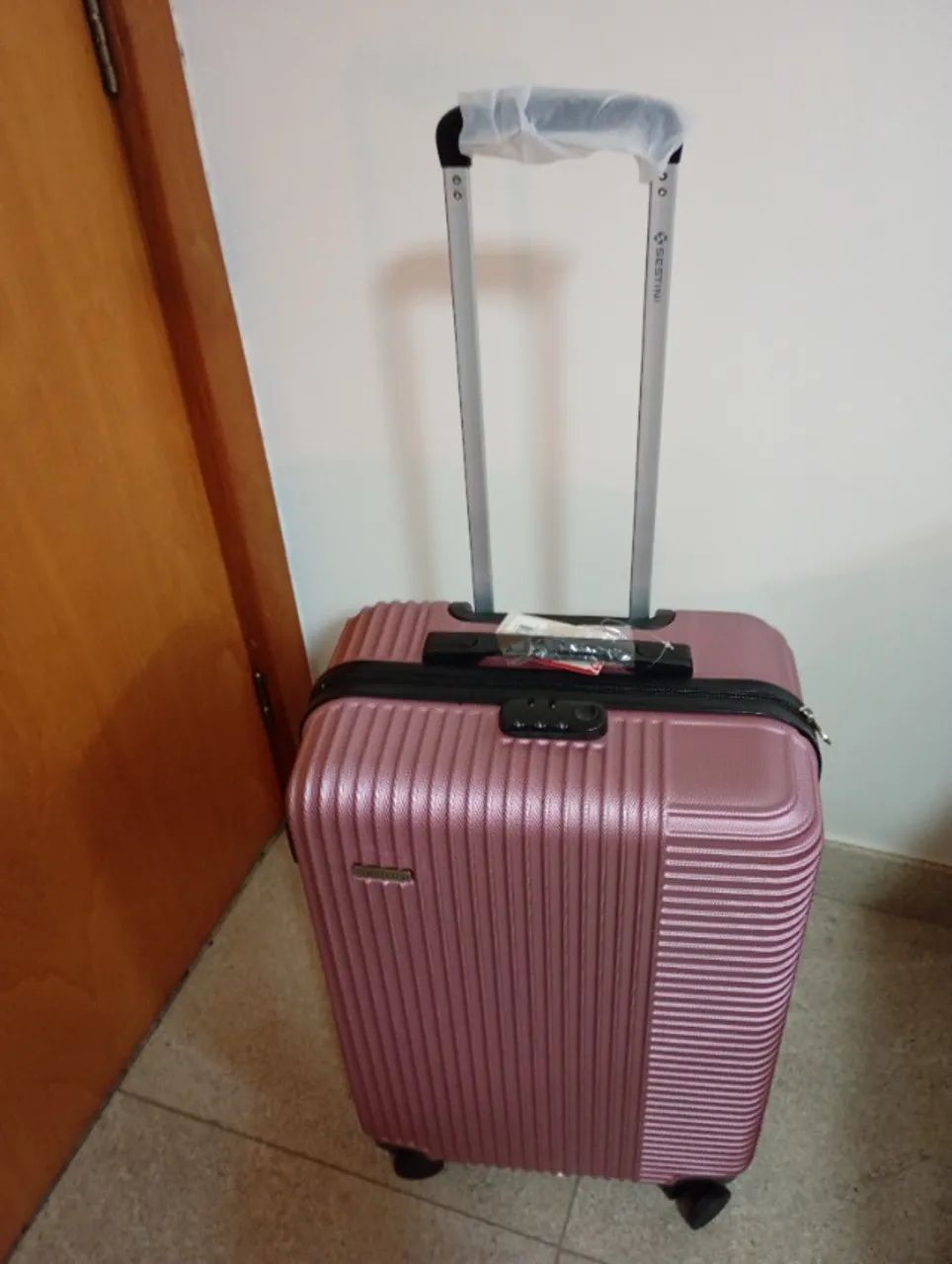 Mala de Viagem Sestini 23 kg nova - Foto 3