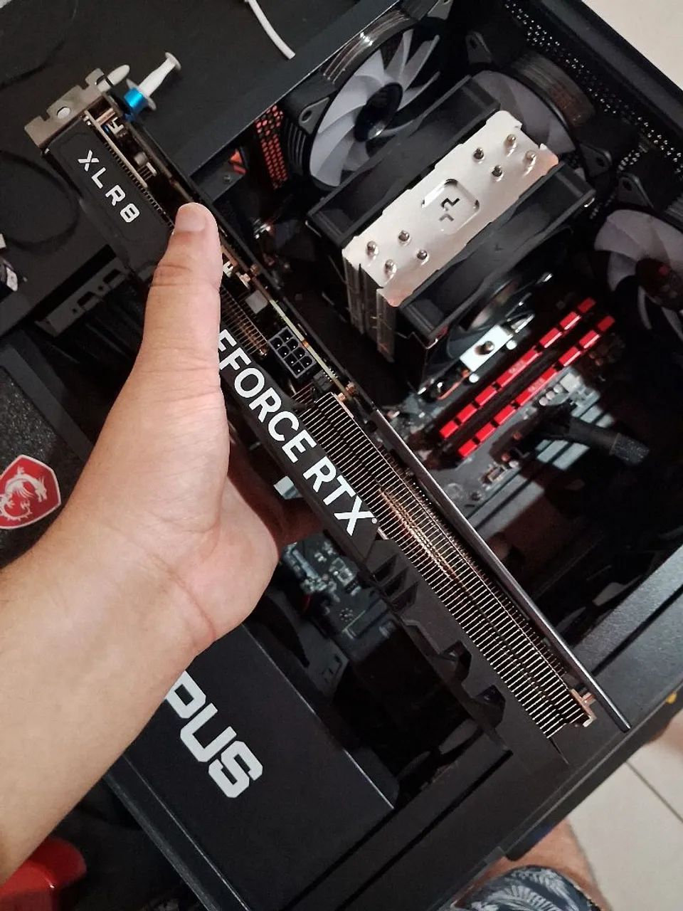 Placa de vídeo NVidia 4060 TI 8gb (com garantia da Kabum)