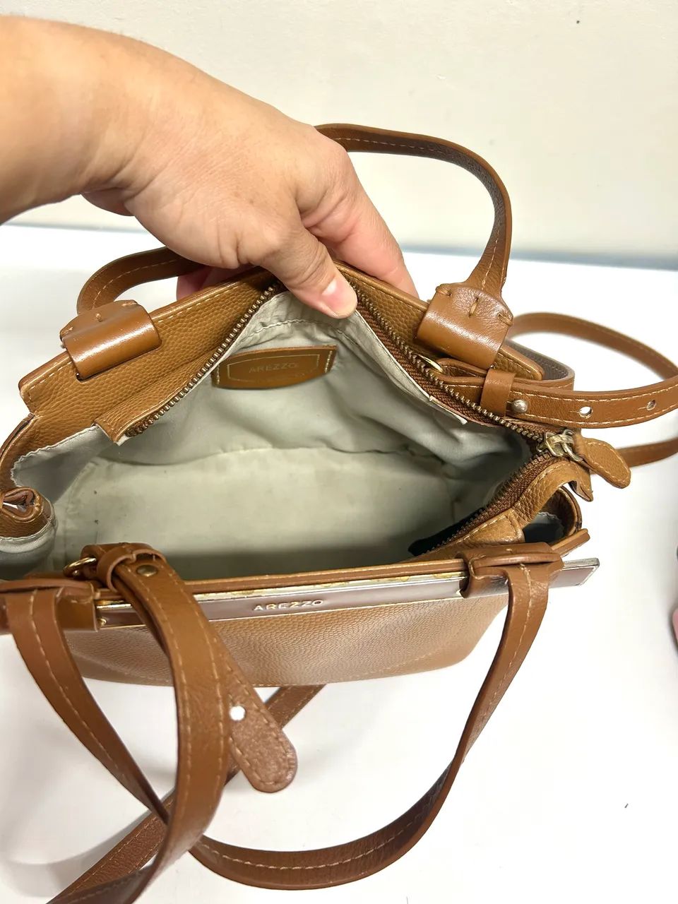 Bolsa Arezzo em couro legítimo  - Foto 4