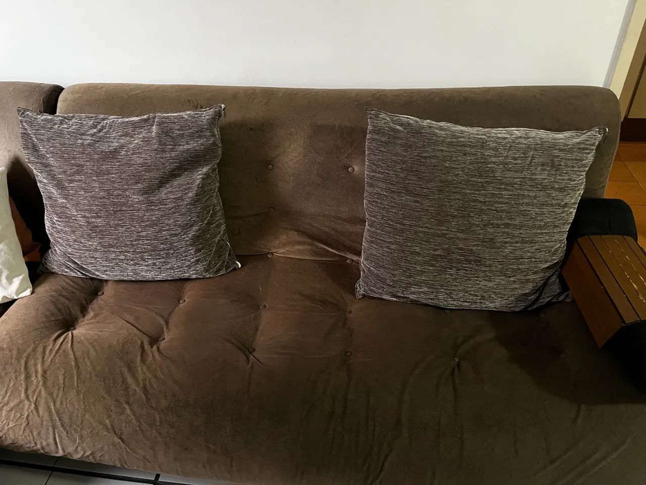 Sofá com chaise TAM 2,30