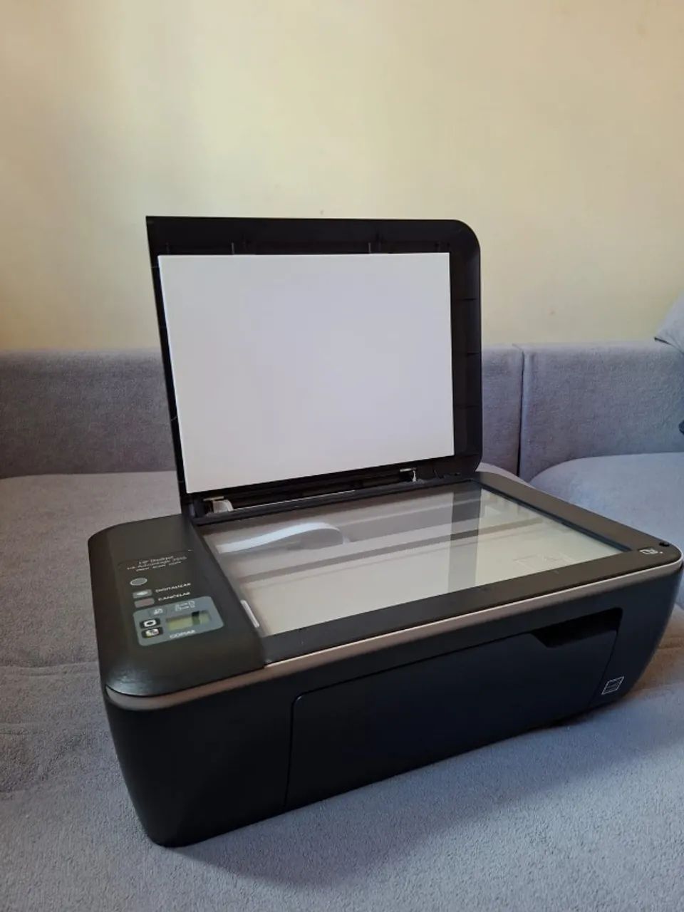 Impressora HP Deskjet Advantage 2516 - Foto 2