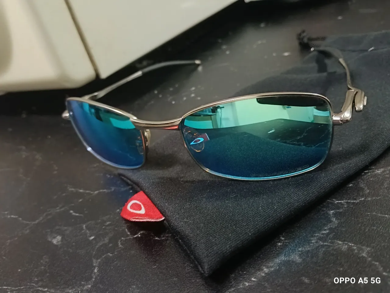 oakley whisker