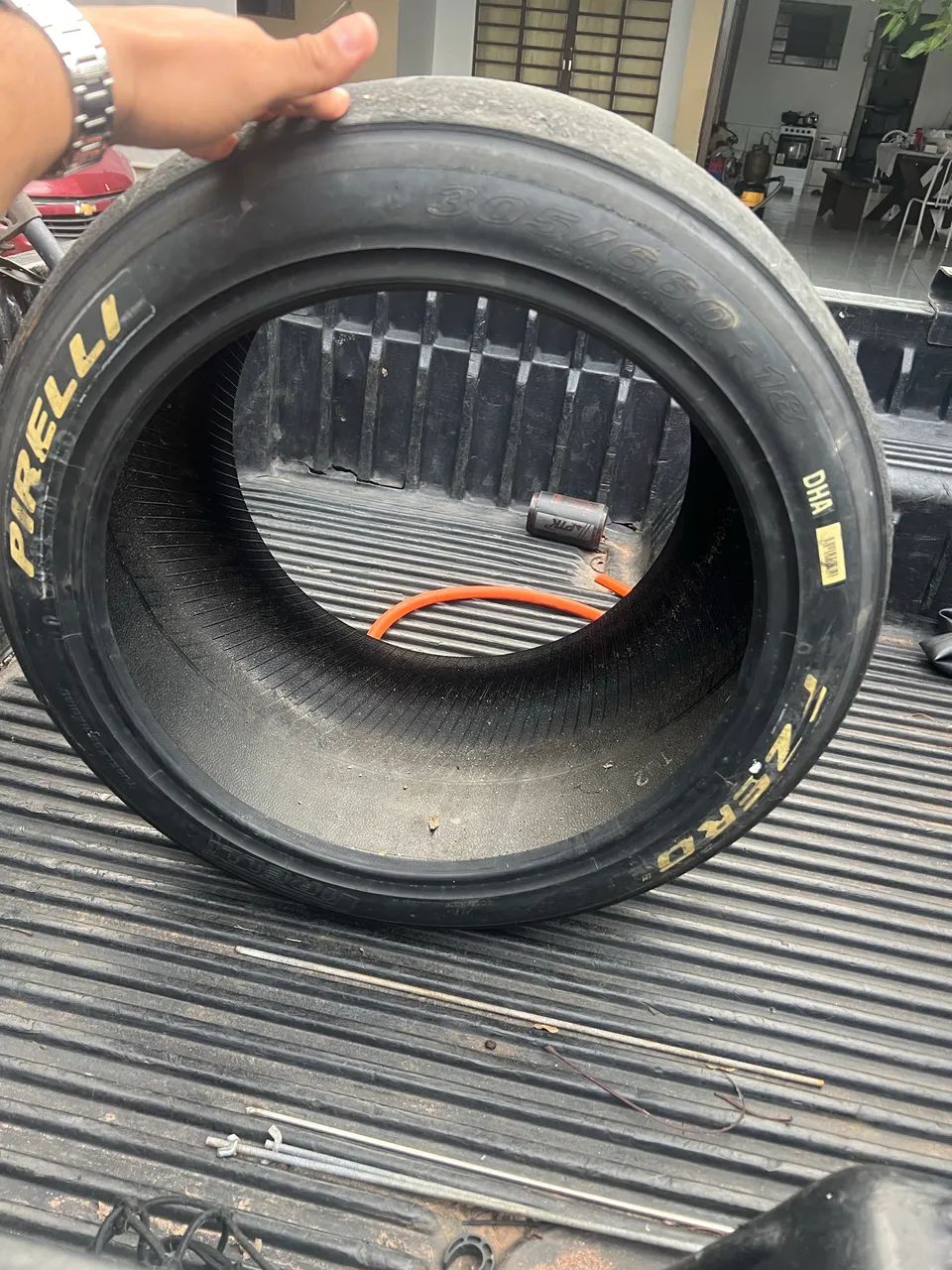 Anúncio de pneu drag