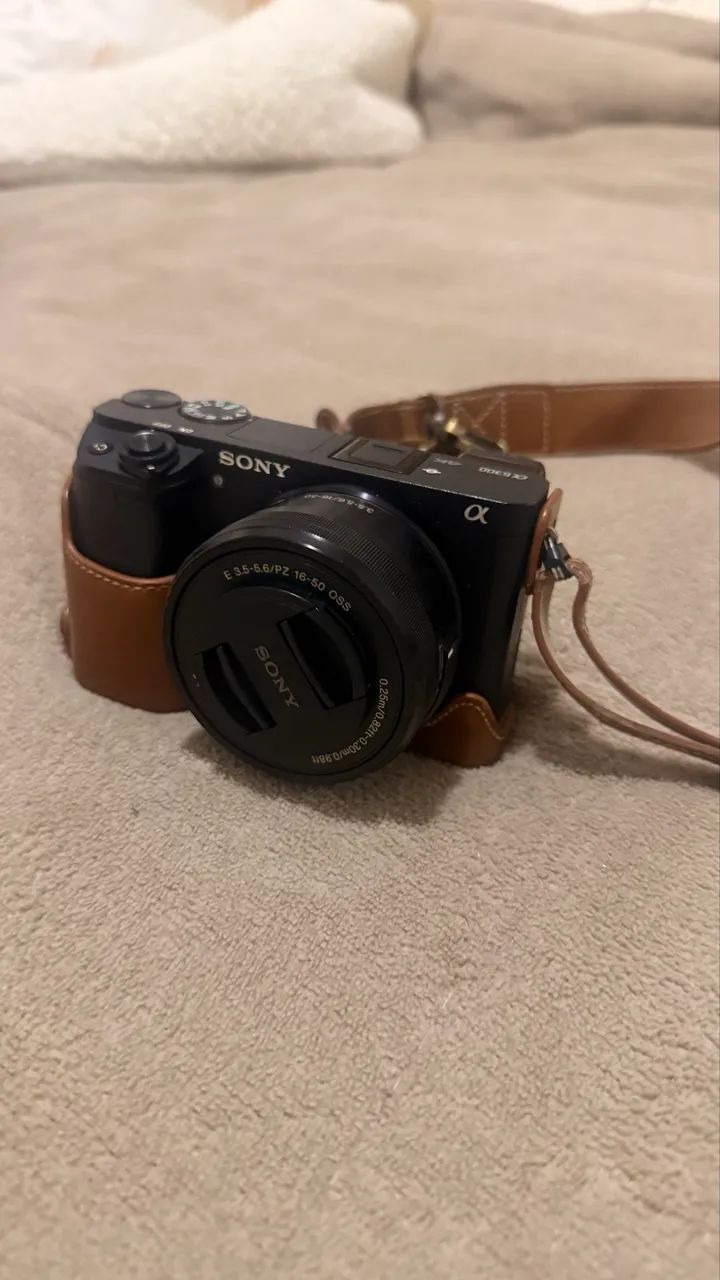 Câmera Sony Alpha a6300 4K + Lente 16-50mm