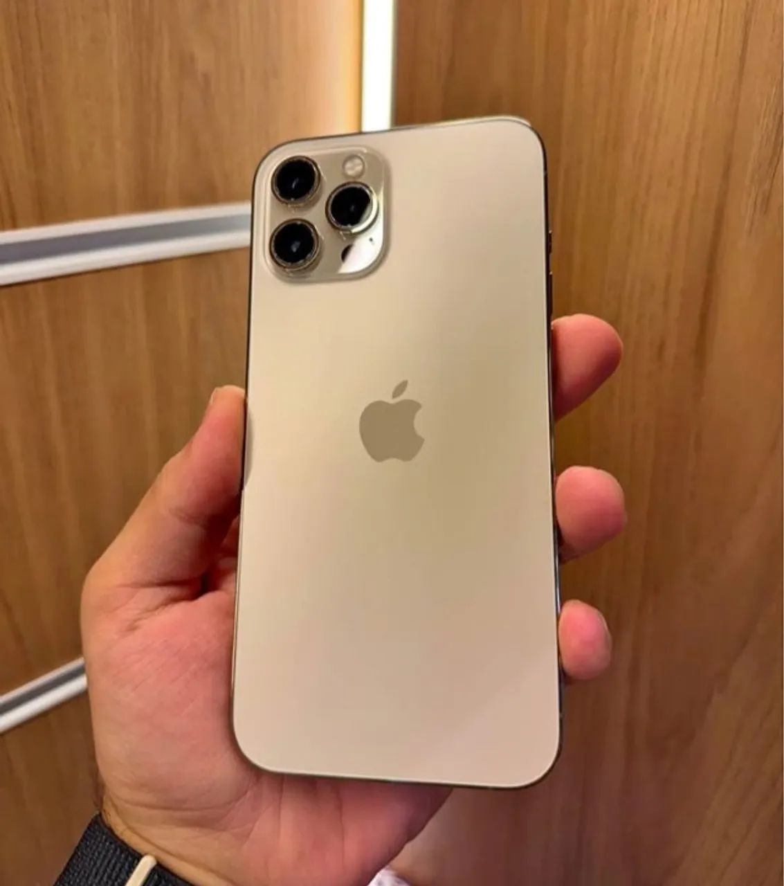 Iphone 12 pro max disponível 