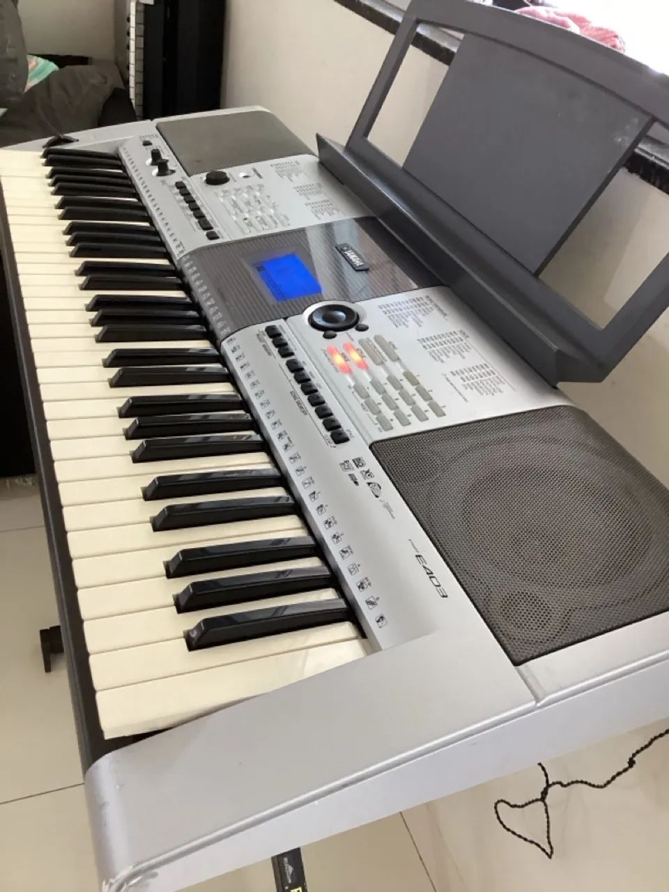 teclado yamaha psr e403