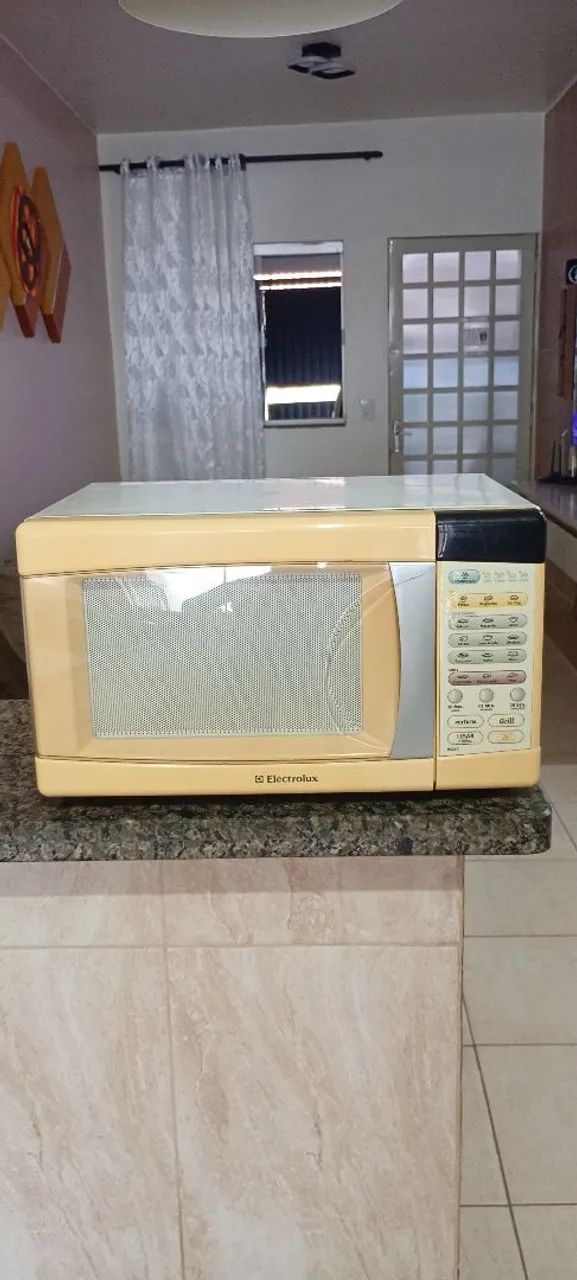 Microondas Electrolux 26 LTS funcionando. - Foto 2