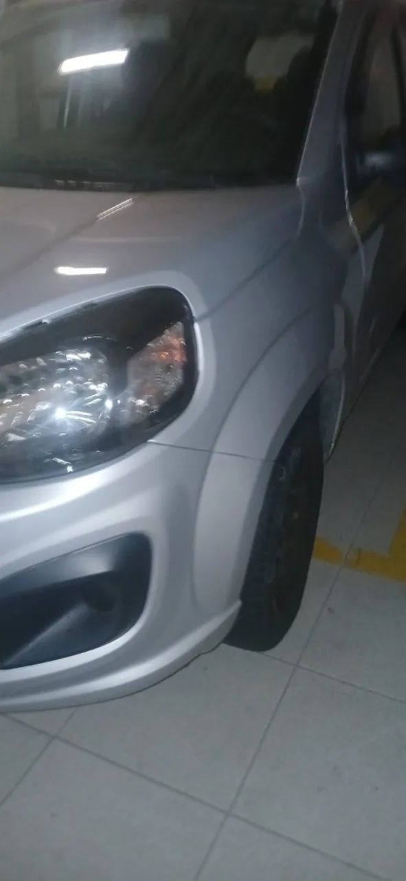 Fiat Uno Attractive 1.0 EVO Fire Flex 8V 5P 2021 - Foto 2
