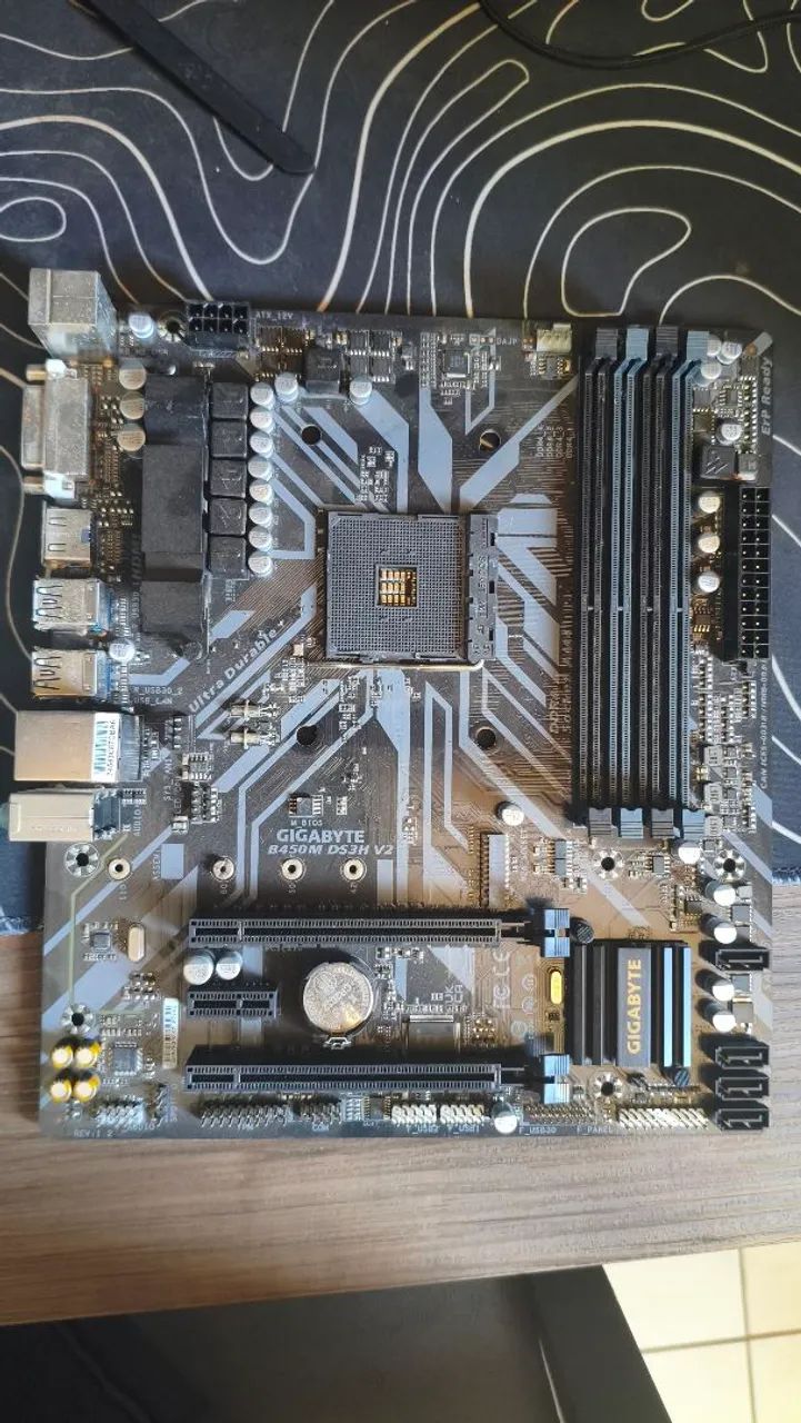 Placa mãe b450 COM DEFEITO