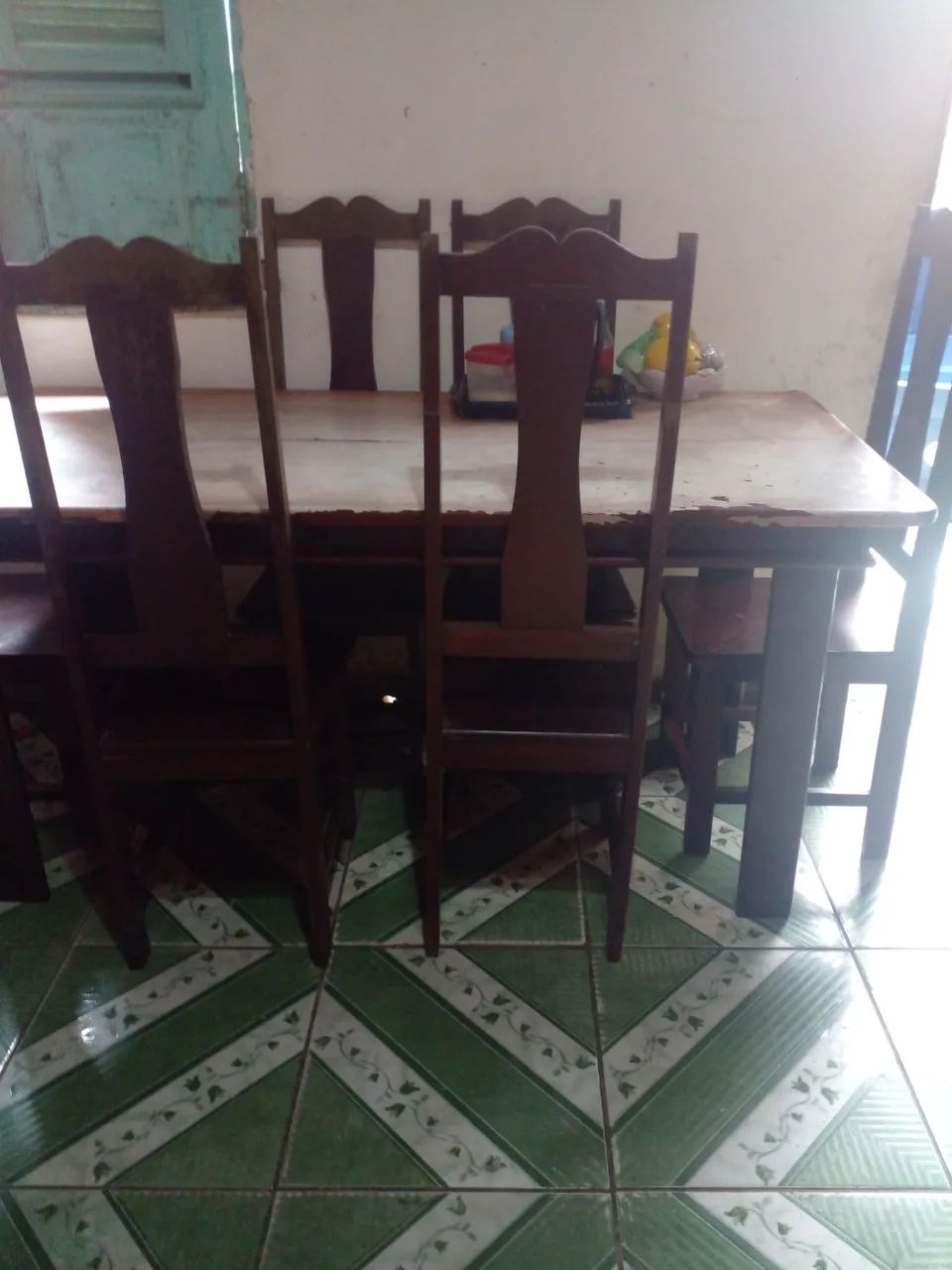 Mesa de madeira com 6cadeiras  - Foto 5