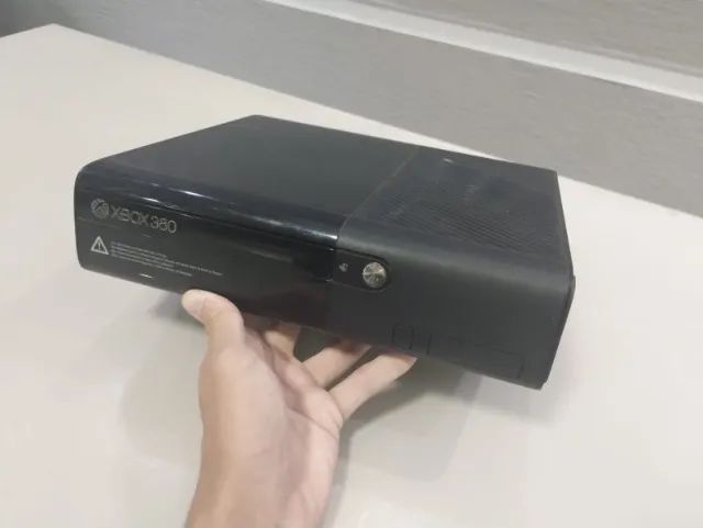 Console Xbox 360 com 2 Controles - Completo e Funcionando - Foto 3
