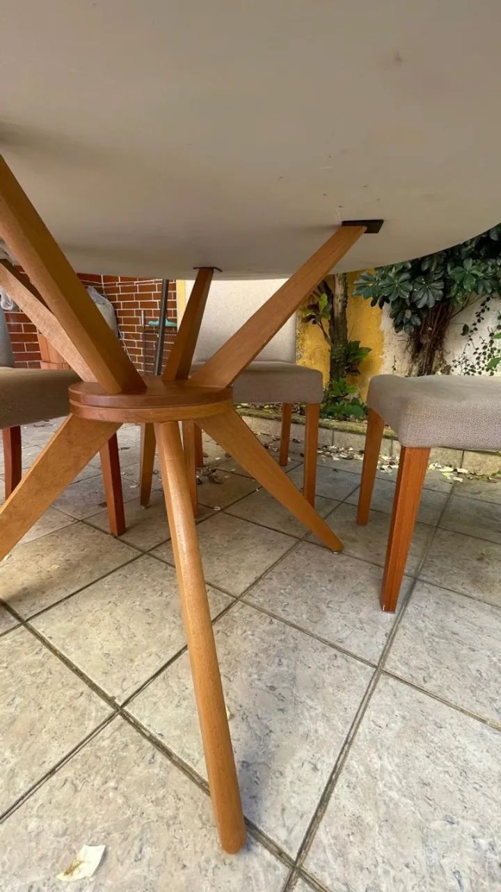 Mesa de Jantar Redonda 