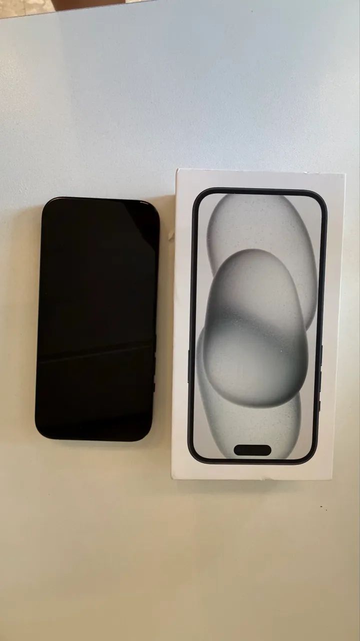 iPhone 15 (256GB)