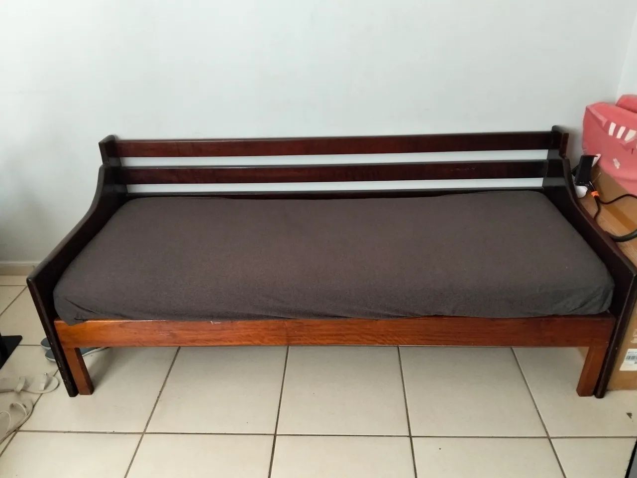 Sofá cama madeira 