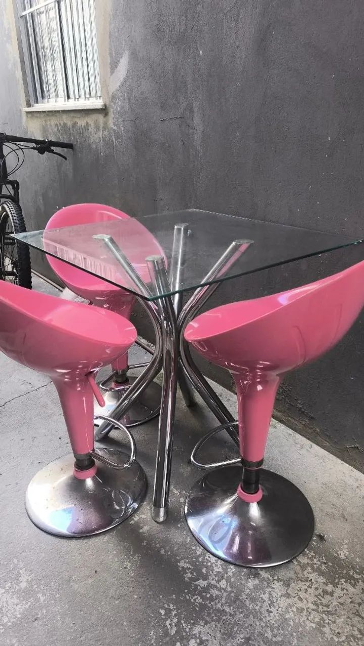 Mesa com três banquetas  - Foto 2