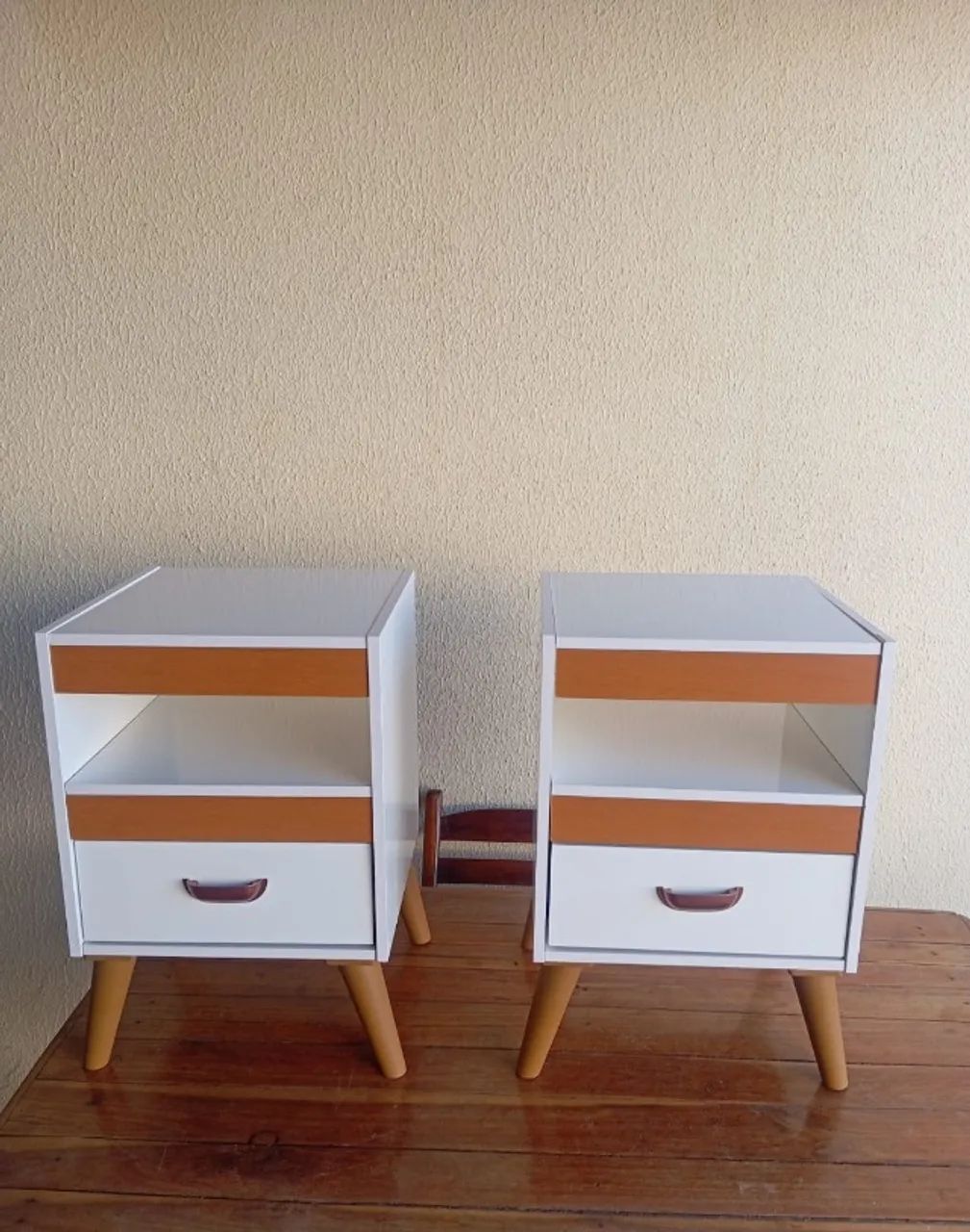 Mesinha de cabeceira NOVA