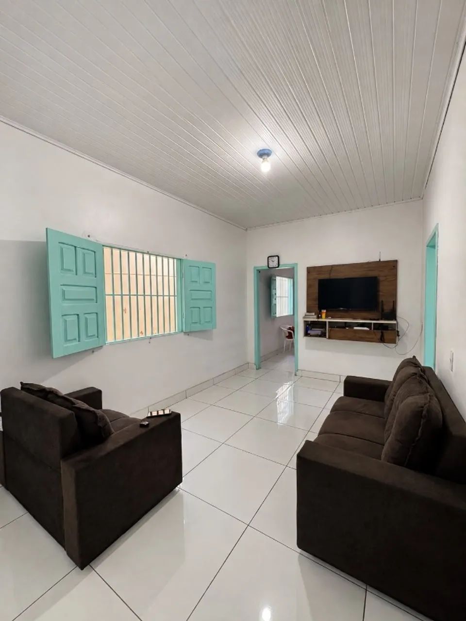 CASA À VENDA TANCREDO NEVES!