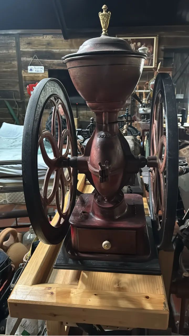 Moedor de café antigo 