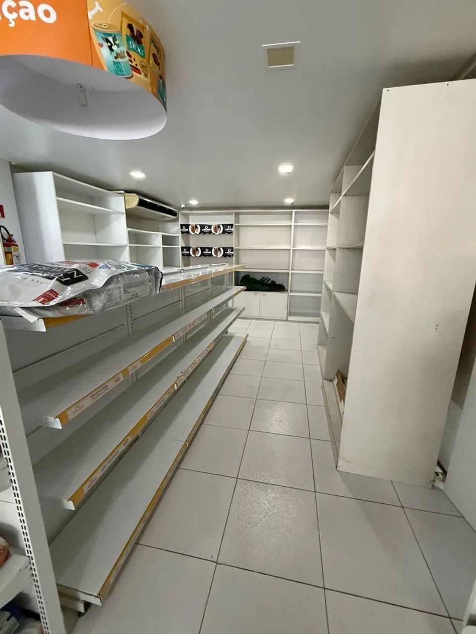 PET SHOP - gôndolas e prateleiras - Foto 2