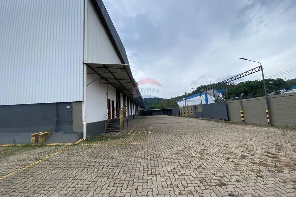 Galpão com 8 docas , 2000 m² - com AVCB - Distrito Industrial de Juiz de Fora - Pronto par - Foto 5