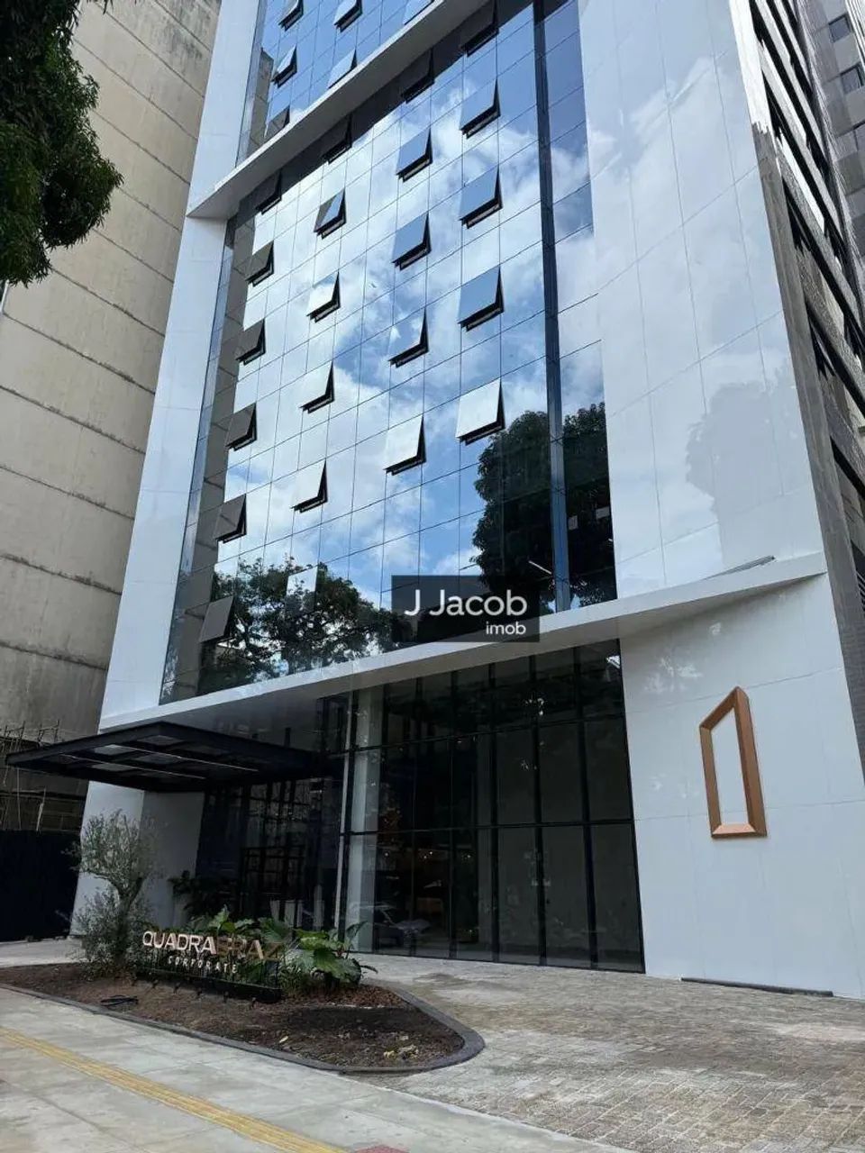 Alugo sala de 111 m² no Ed. Quadra Brás - bairro Nazaré