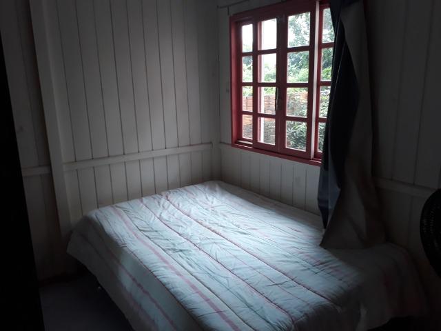 Vendo pequena casa de madeira na Pinheira - Foto 11