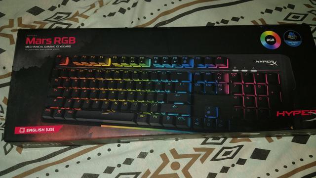 Teclado e placa mãe