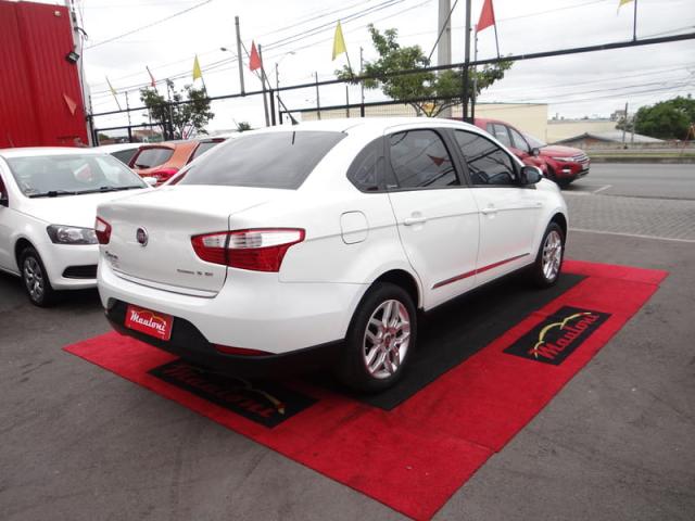FIAT GRAND SIENA ESSENCE DUALOGIC 1.6 16V FLEX 2015 - Foto 6