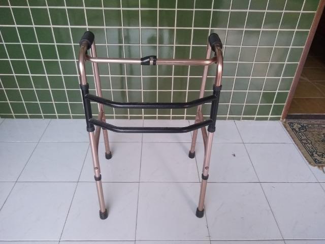 Andador Articulado Mercur de Alumínio, Dobrável, Cor Bronze