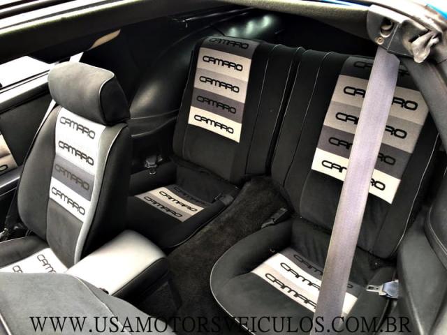 CHEVROLET CAMARO IROC Z 1985 - PLACA PRETA - Foto 9