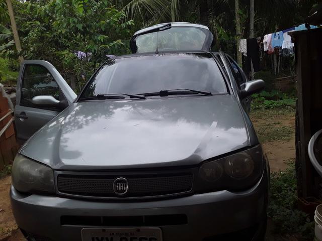 Vendo carro palio em ótimo estado ipva pago