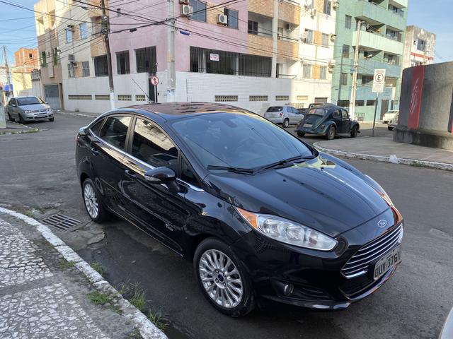 Vendo fiesta titanium