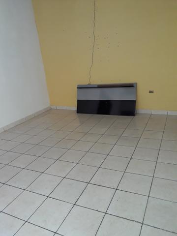 Alugo uma casa 1 °andar valor 500 reais - Foto 11