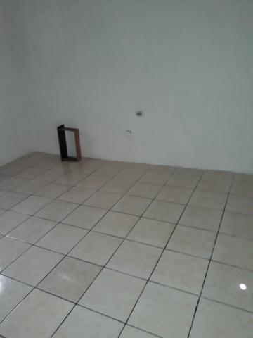 Alugo uma casa 1 °andar valor 500 reais - Foto 2