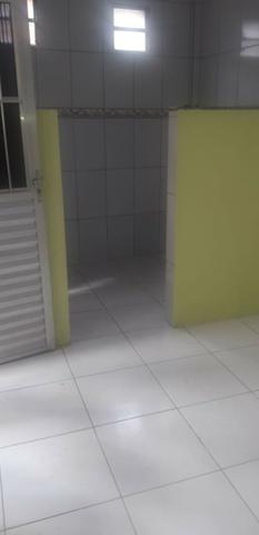 Casa 1 quarto arrumada no piso - Foto 6