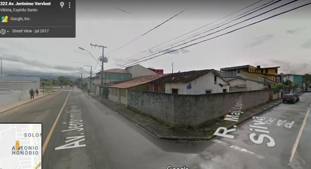 Imóvel de esquina para fins comerciais