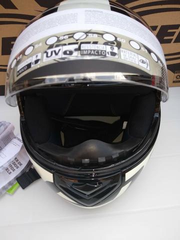 Capacete novo na caixa nunca usado tam. 58 - Foto 2