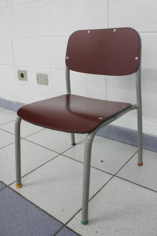 Cadeira Escolar / Infantil em Madeira Vermelha/Verde/Amarelo/Azul  Escola/Brinquedoteca - Móveis - Lapa, São Paulo 727178578 | OLX