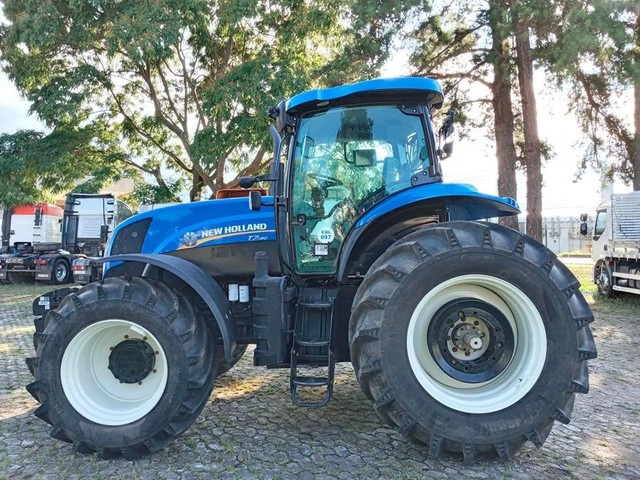 TRATOR NEW HOLLAND 