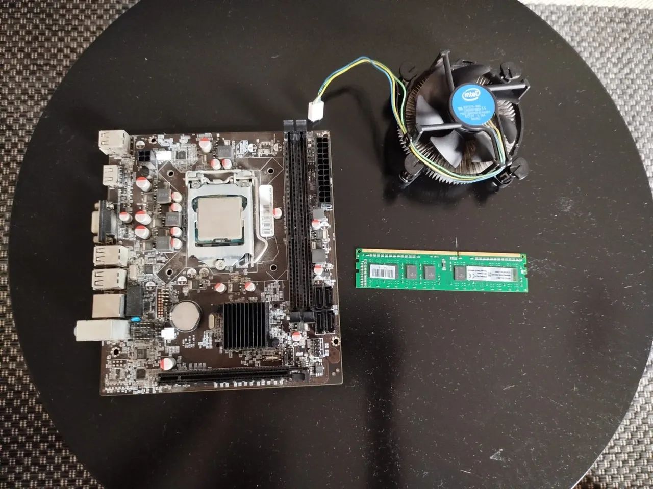 Placa mãe + Processador + Cooler + Memória RAM