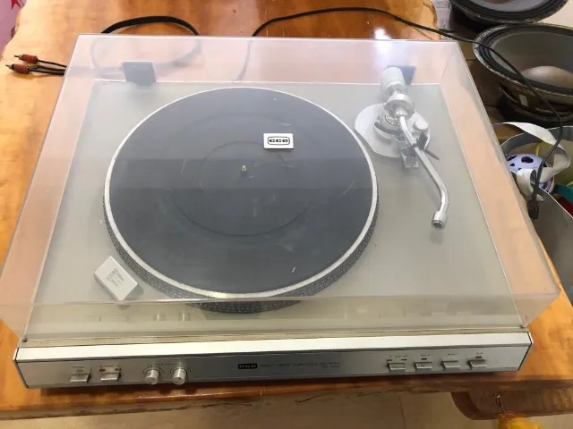 Toca discos CCE DD8080