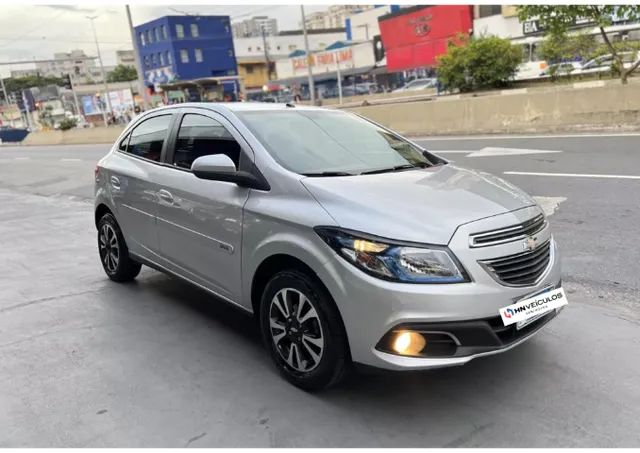 Chevrolet Onix ganha novidades na linha 2015 - preço parte de R$ 33.890