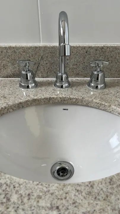 Pia Granito Branco Itaunas c/ cuba "Deca" - Foto 2