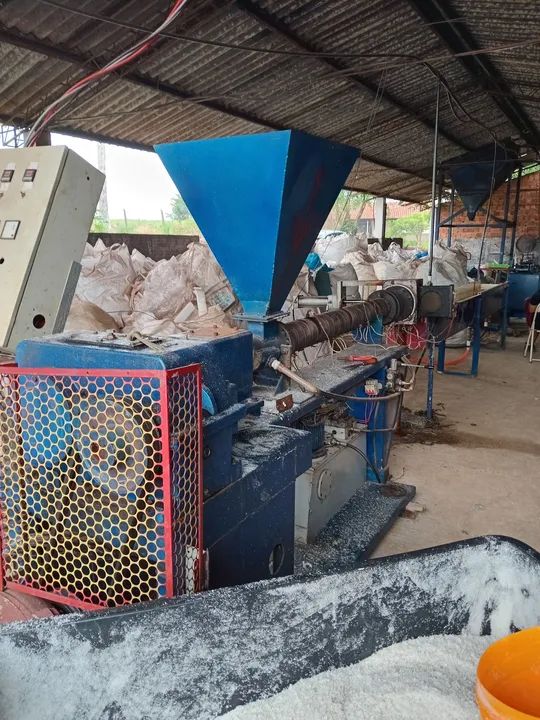 Máquina para produção granulado de plastico 